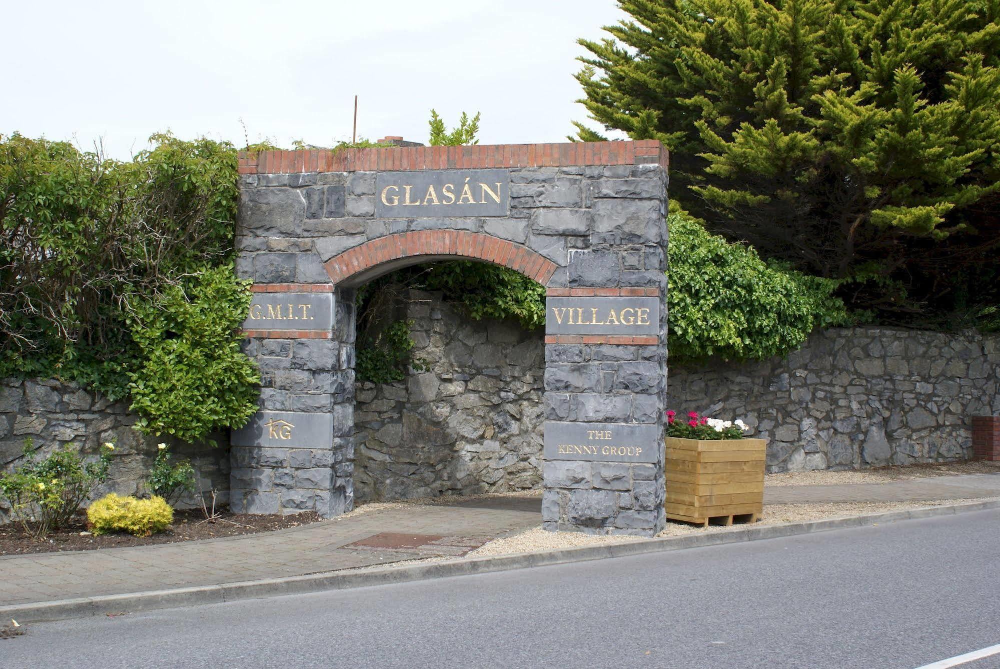 Glasan Holiday Village Galway Buitenkant foto