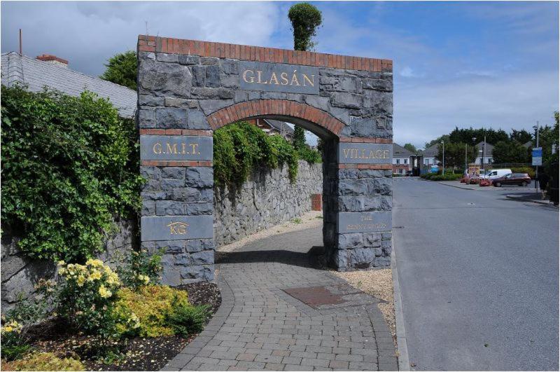 Glasan Holiday Village Galway Buitenkant foto